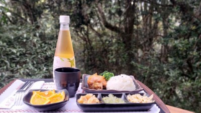 Café Balong馬告雞腿餐